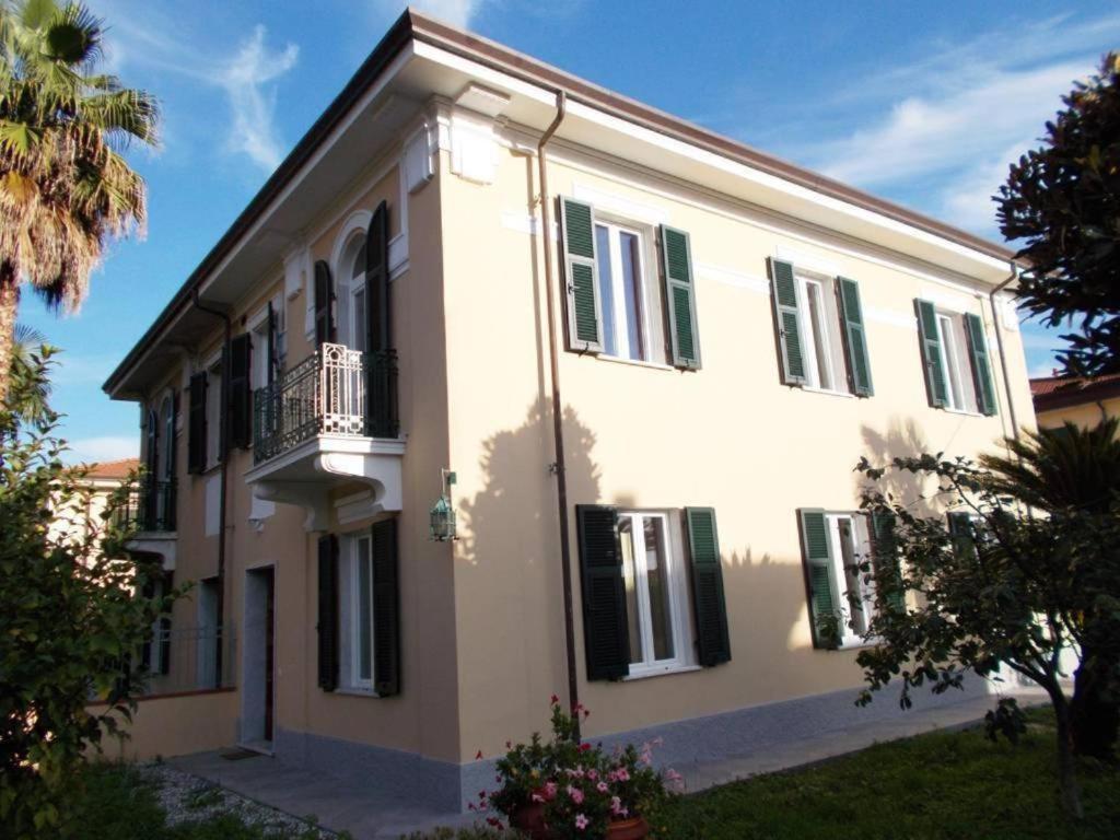 B&B Rossana Carrara Luaran gambar